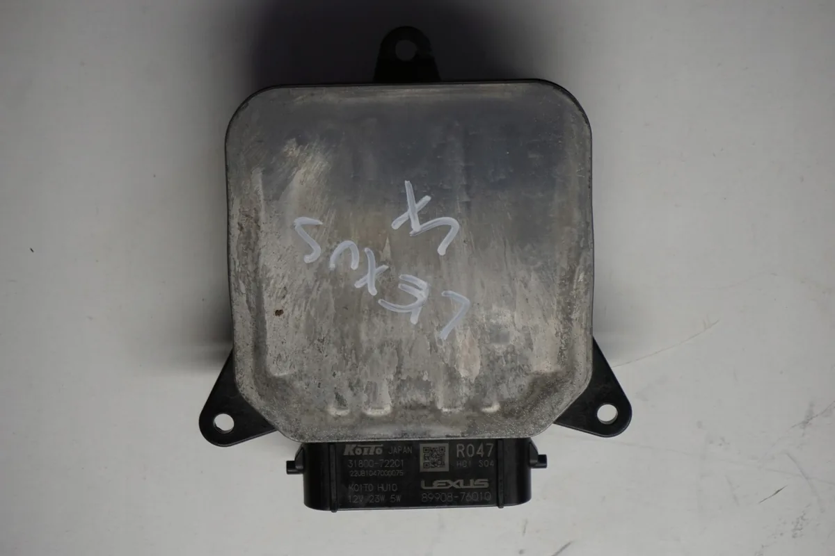 Technical illustration of the Headlight Control Module 89908-76010