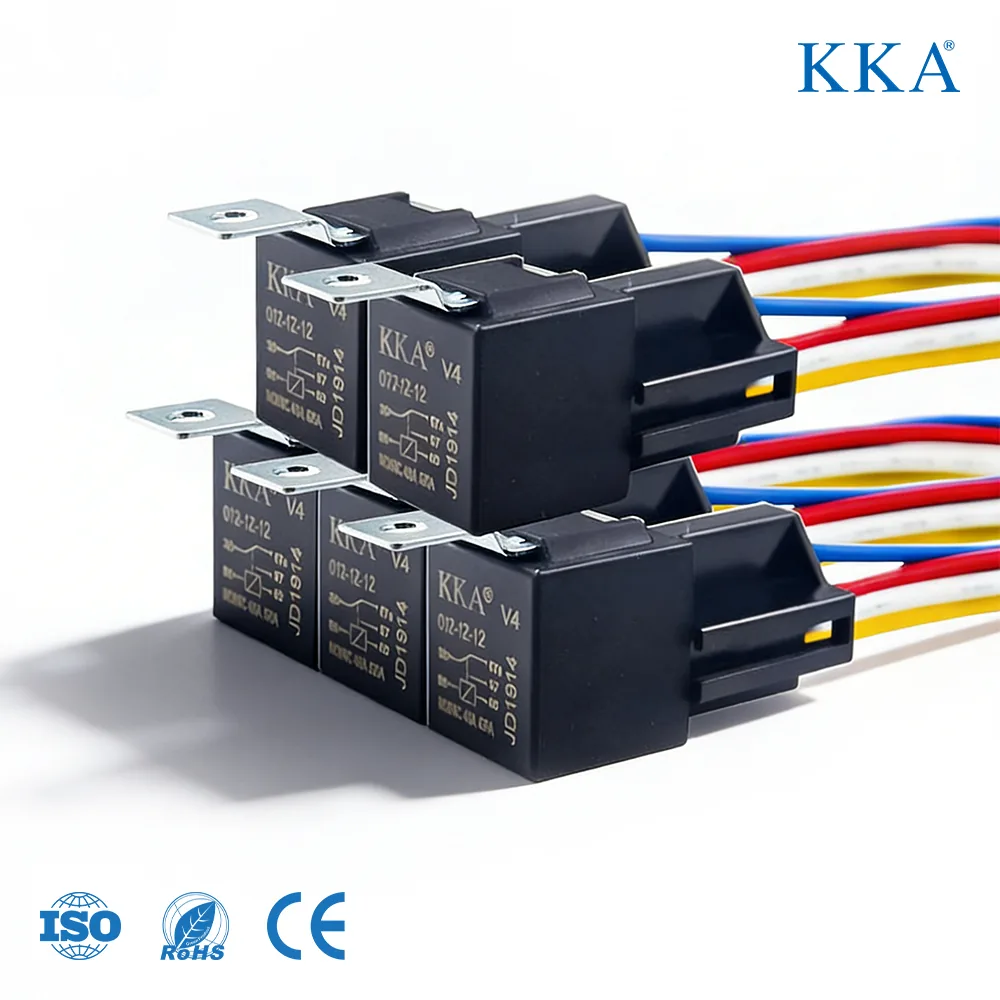 Technical illustration of the Constant-voltage Relay DC - 12V - 40A - 4 Pin Connector with Plug